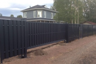 Забор из евроштакетника с бетонированием столбов 80 метров фото в Снегирях